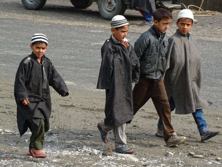Children in Kashmir